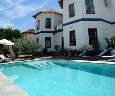 El Cielo Azul, Pool