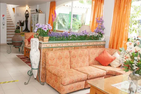 Atalaya Bosque Apartamentos, Interior entrance