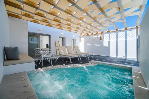 Symphony Suites, Room
