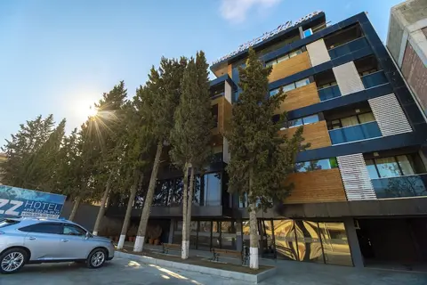 Jazz Hotel, Front of property