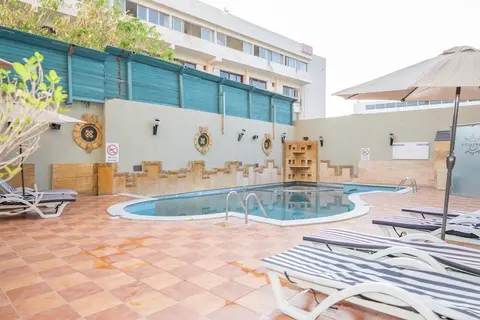 Captain's Hotel, Outdoor pool