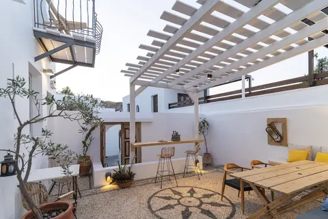 F Fine Suites- Adults Only, Exterior