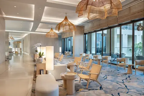 Crowne Plaza Abu Dhabi Yas Island by IHG, Lobby sitting area