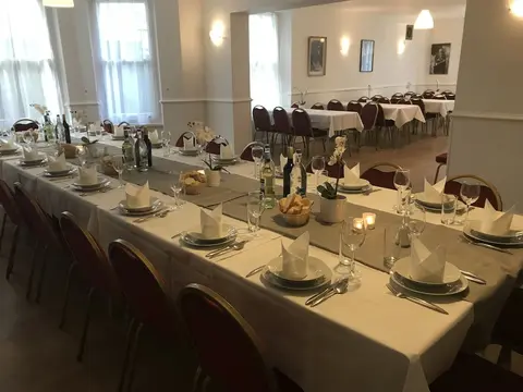 Ravna Gora, Restaurant