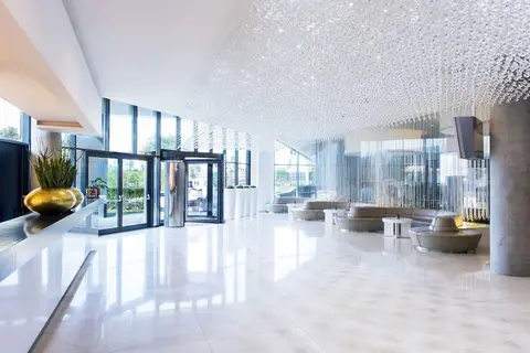 NH Bratislava Gate One, Lobby
