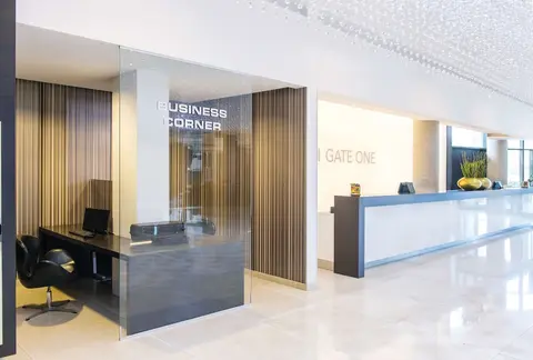 NH Bratislava Gate One, Lobby
