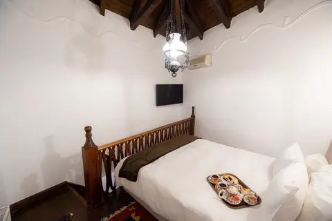 Archontiko Naoumidi, Room