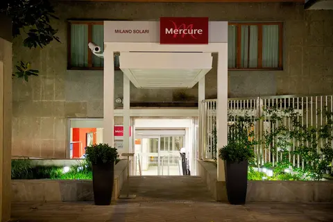 Mercure Milano Solari, Property entrance