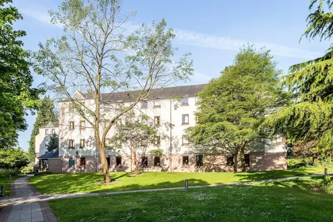 The Scholar, Front of property