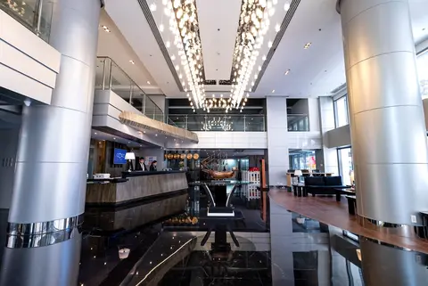 Coro Hotel, Reception