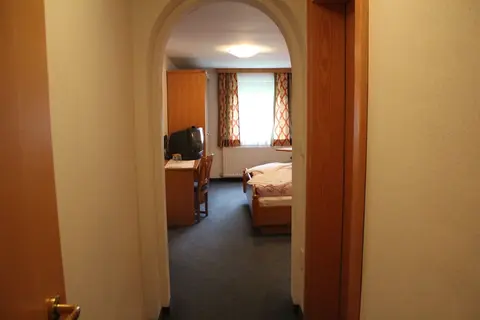 Gasthof Eiserne Hand, Interior entrance