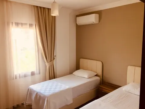 Orya Apart, Room