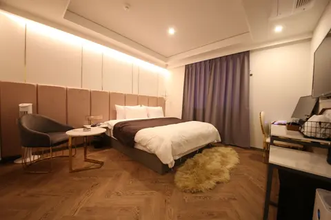 Den Basta Hotel, Room