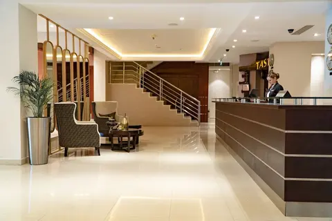 Al Ain Palace Hotel, Reception