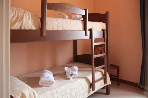 Hotel Tropis, Room