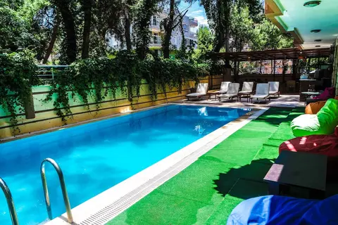 Ale Boutique Hotel, Outdoor pool