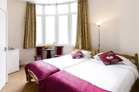 City London Hotel, Room