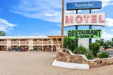 Travelodge by Wyndham Las Vegas NM, Exterior