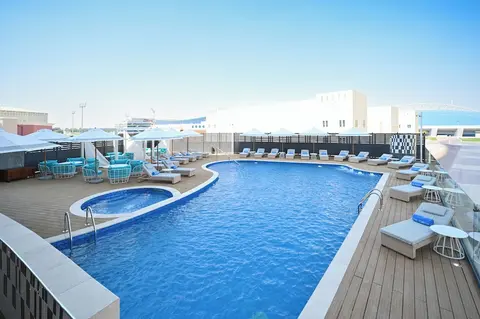 The Torch Doha, Pool