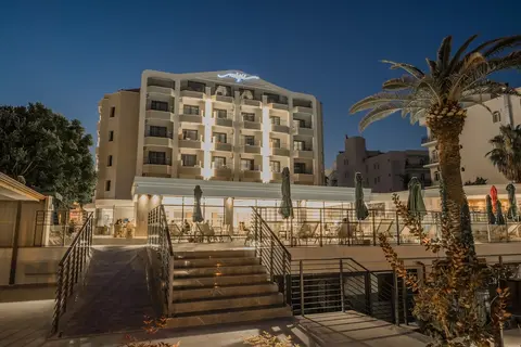 Premier Nergis Beach, Front of property