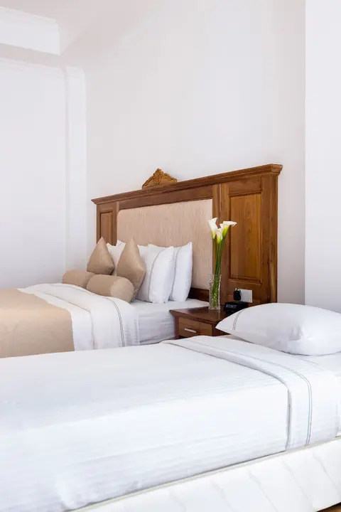 Araliya Red - Budget friendly Hotel- Where you find stunning 360 panoramic view of Nuwara Eliya, Room