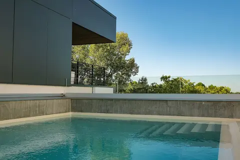 LIVE Hotels Bordeaux Lac, Rooftop pool