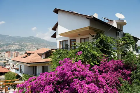Villa Sonata, Exterior