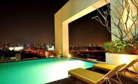 Grand Howard Hotel Bangkok, Outdoor pool