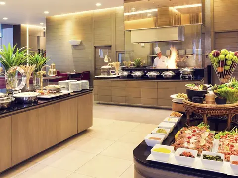 Mercure Bangkok Siam, Breakfast area