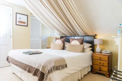 Oldfields House, Room