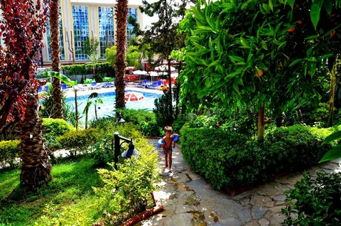 Ark Suite Hotel, Garden