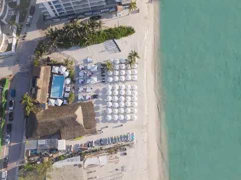 The Caribbean Sun Apart Suites, Beach