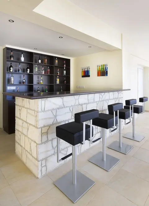 Club St George Resort, Bar (on property)