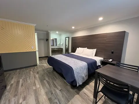 Cloud 9 Inn LAX, Room