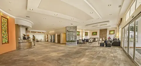 Huinid Pioneros Hotel, Reception