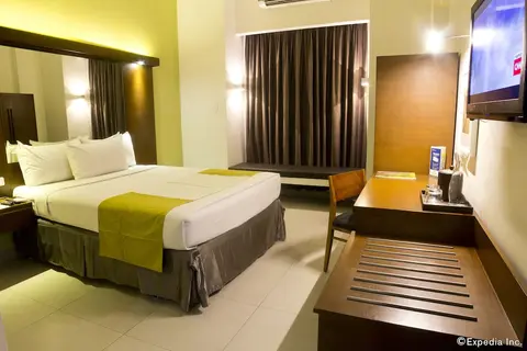 Microtel by Wyndham Acropolis, Room