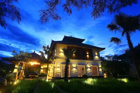 Grand Whiz Hotel Nusa Dua, Exterior