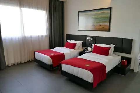 The Smallville Hotel, Room