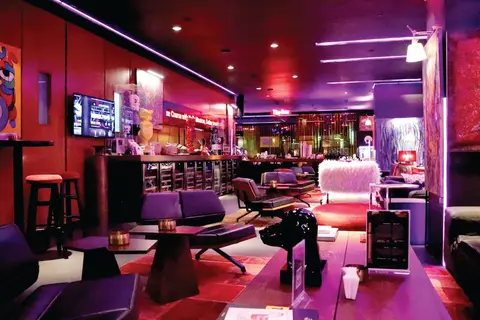 The Smallville Hotel, Lobby lounge