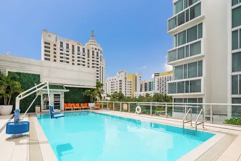Iberostar Waves Berkeley Shore, Pool