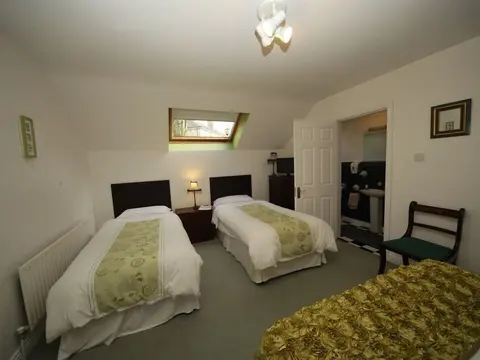 Launard House, Room