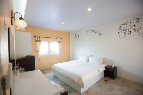Dozy Lamoon House, Room