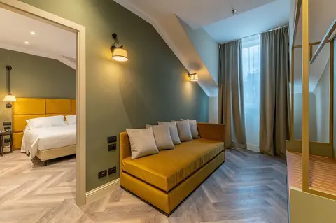 Hotel Astoria, Room