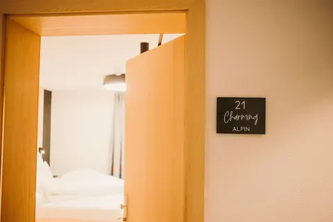 Alpin - Studios & Suites, Interior entrance