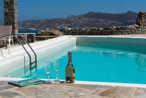 Elegant villa with ocean views & 2 pools, Pool