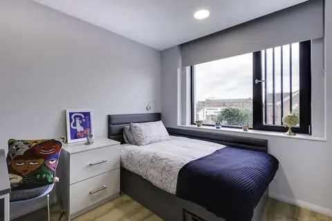 Yugo Kavanagh Court, Room