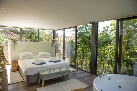 Peso Village, Room