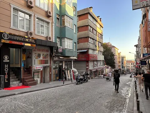 Harran Hotel, Front of property