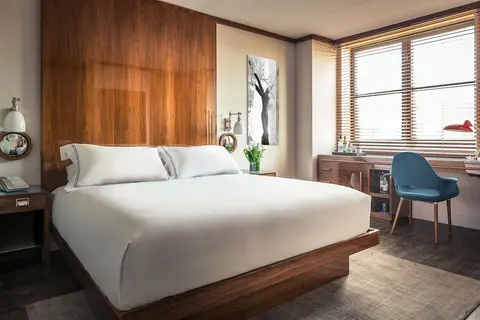 Hotel Hugo, Room