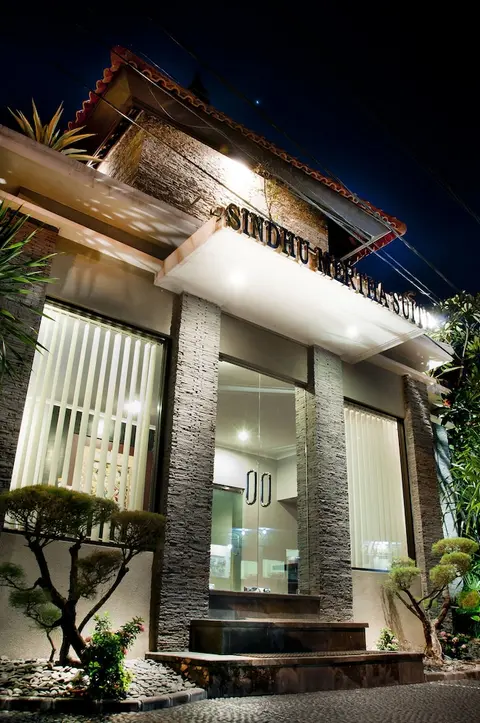 Sindhu Mertha Suite, Property entrance